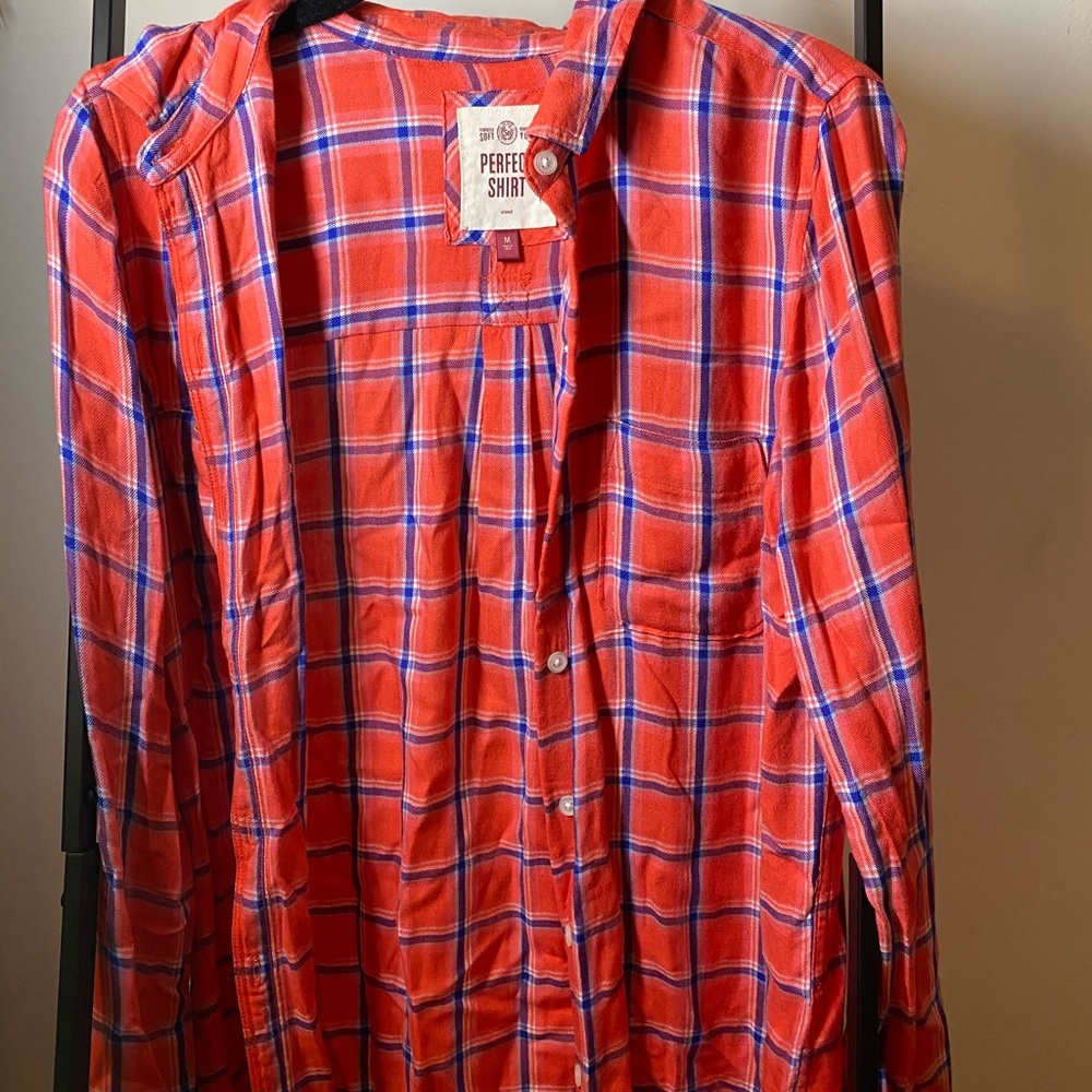 SO Perfect Shirt Red flannel Perfectly Soft -M